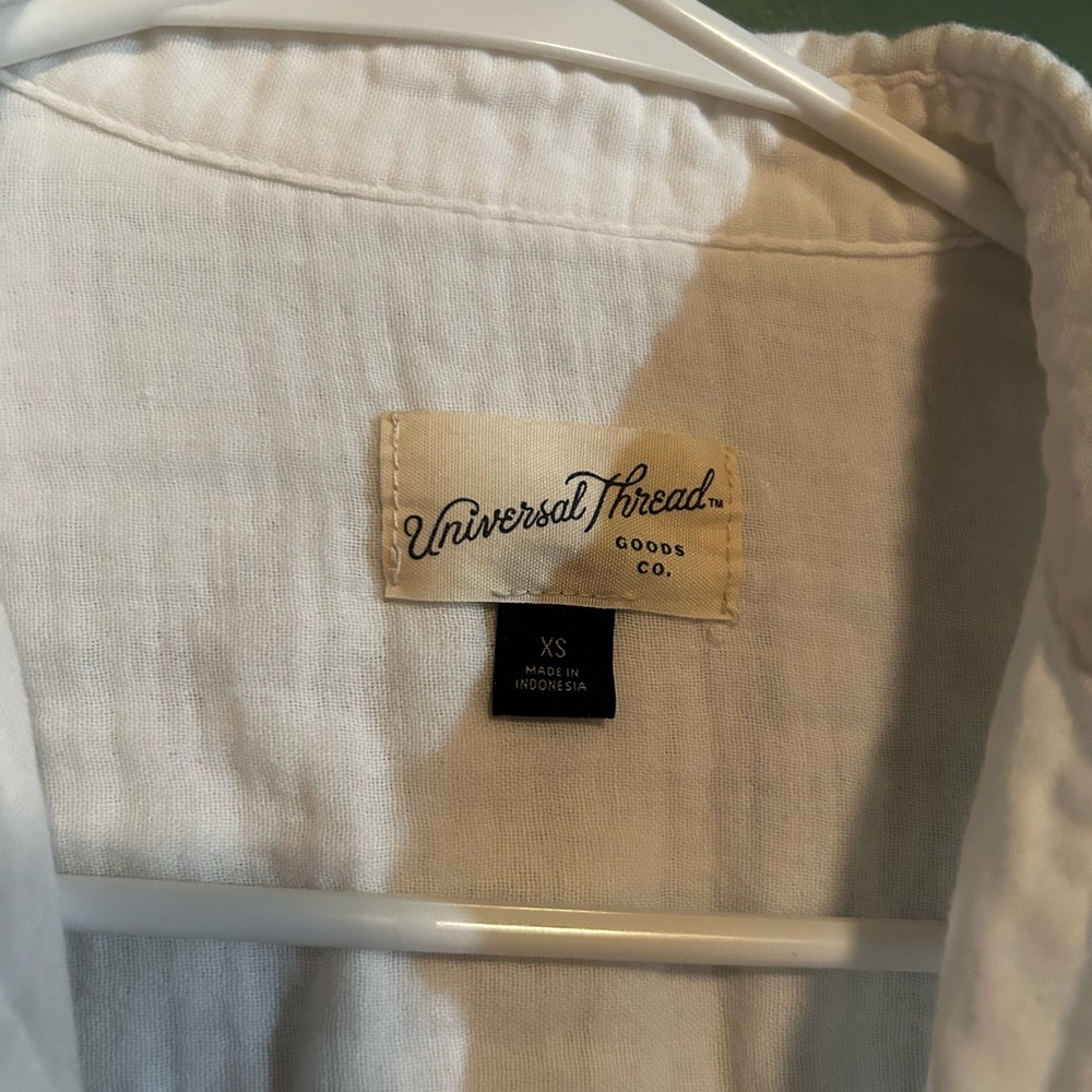 Universal Threads White Button Down - Picture 2 of 3